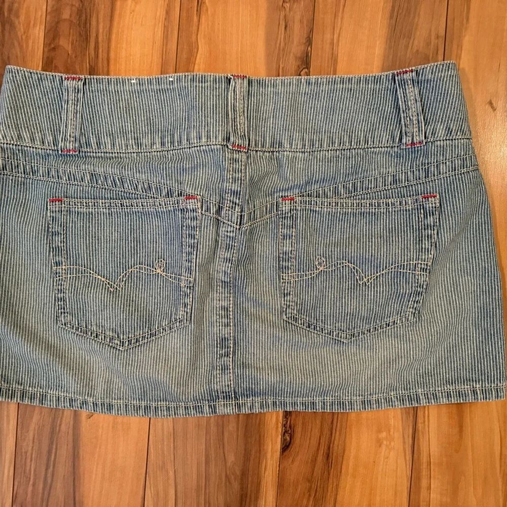 👖 l.e.i. Chelsea Low Rise Denim Mini Skirt - Size 13 - Picture 5 of 8
